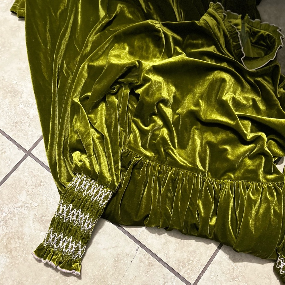 Green Velvet Dress 2 Pockets - Picture 4 of 6